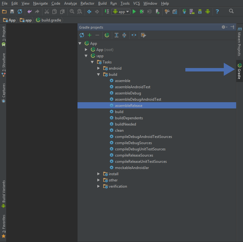 По умолчанию меню Gradle находится в правой части IDE